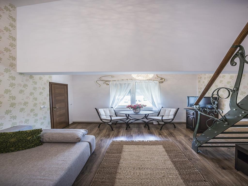 Villa Ronda Ефорие Суд Стая снимка